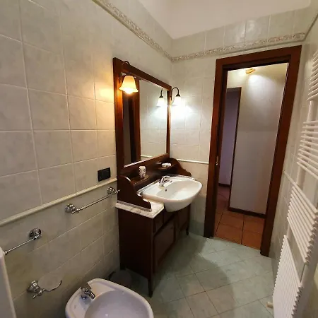 Casa Sbrindoli Apartment *